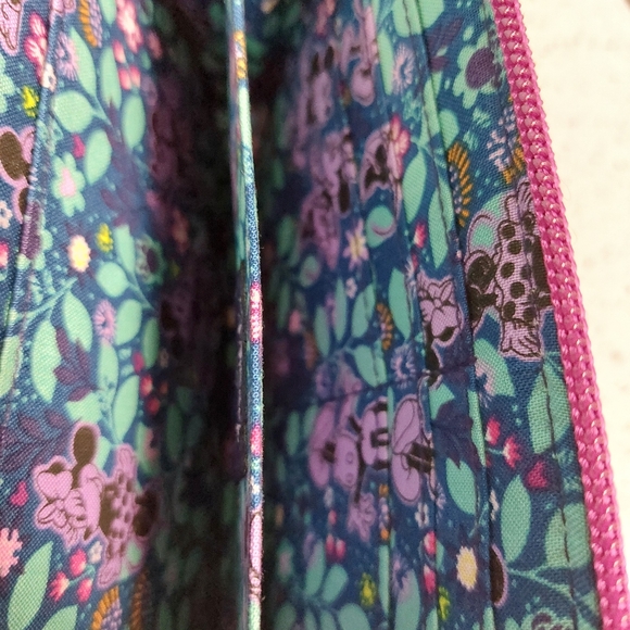 Vera Bradley Disney Flirty Floral Turnlock Wallet NWT - Picture 4 of 4